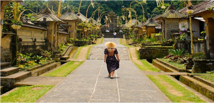 Extensive sightseeing tour