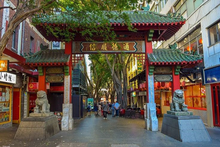 Sydney: Transfer from Gold Coast & day at leisure